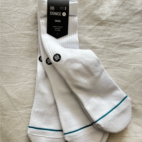 Stance Crew Height White Socks Size Small NWT - Picture 1 of 4